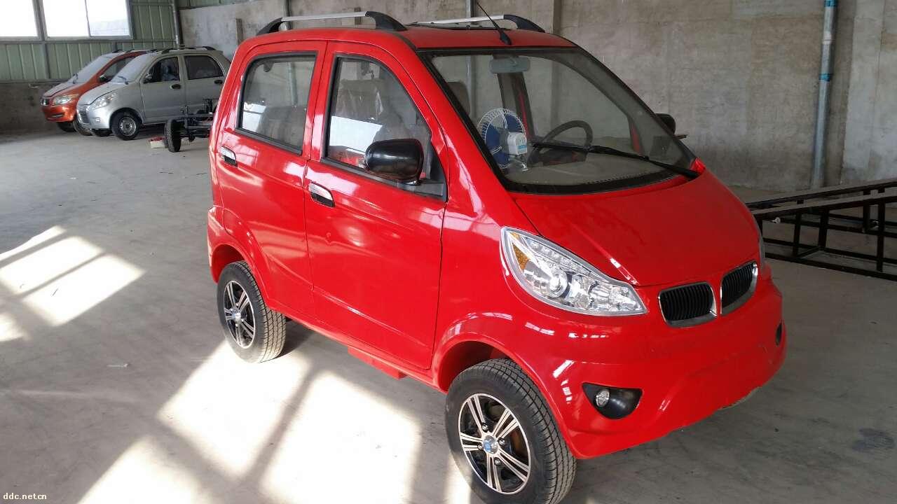 全封閉四輪電動汽車